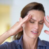 Bấm huyệt chữa đau đầu và nhức đầu hiệu quả